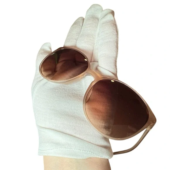 AUTHENTIC CHANEL Beige Frame Sunglasses with Brown Gradient Lenses - Picture 6 of 11